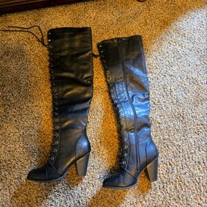 Black Knee-High Lace-Up Boots Never Worb